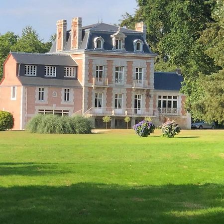 Chateau De La Chasse Beauvais Romagne  Екстериор снимка