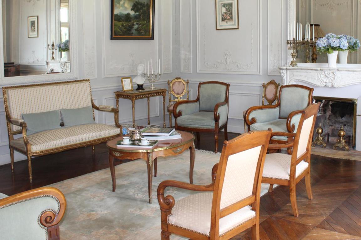Chateau De La Chasse Beauvais Romagne  Екстериор снимка